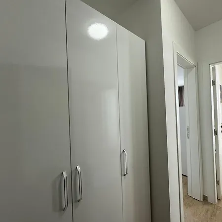 Horizon 12 'a' Apartment