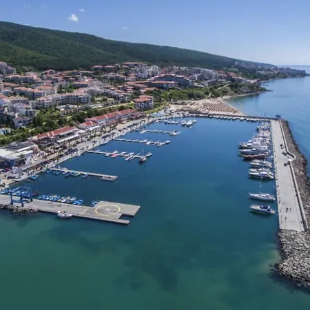 Horizon 12 'a' Apartment