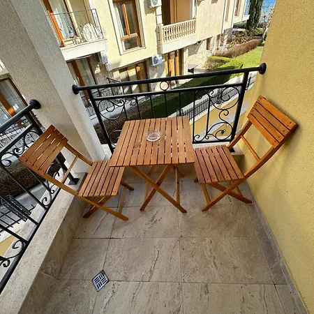 Horizon 12 'a' Apartment